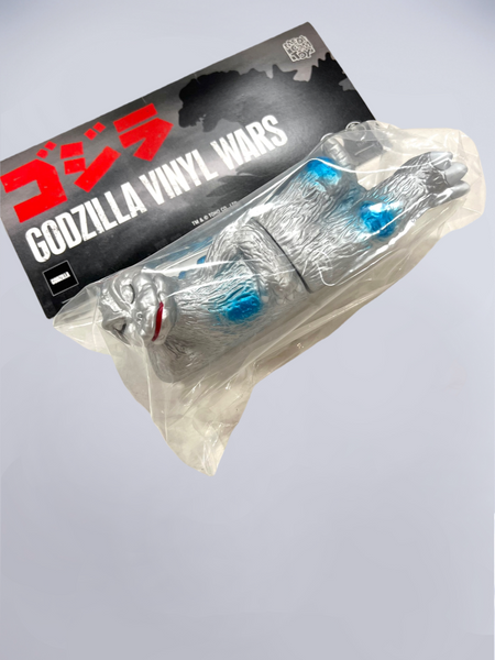 Sleeping Godzilla Vinyl Wars Silver - Medicom Toy - Soft Vinyl Toy